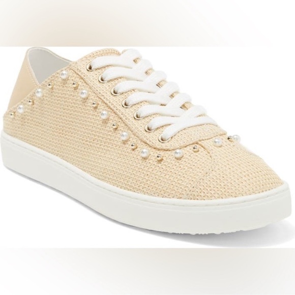 Stuart Weitzman straw yellow gold stud pearl low top sneaker shoe lace up 6